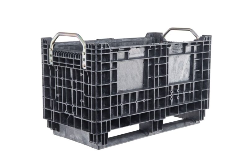 A fixed wall bulk bin